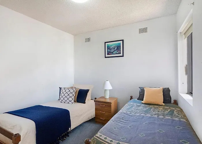 Dolphin Court 12